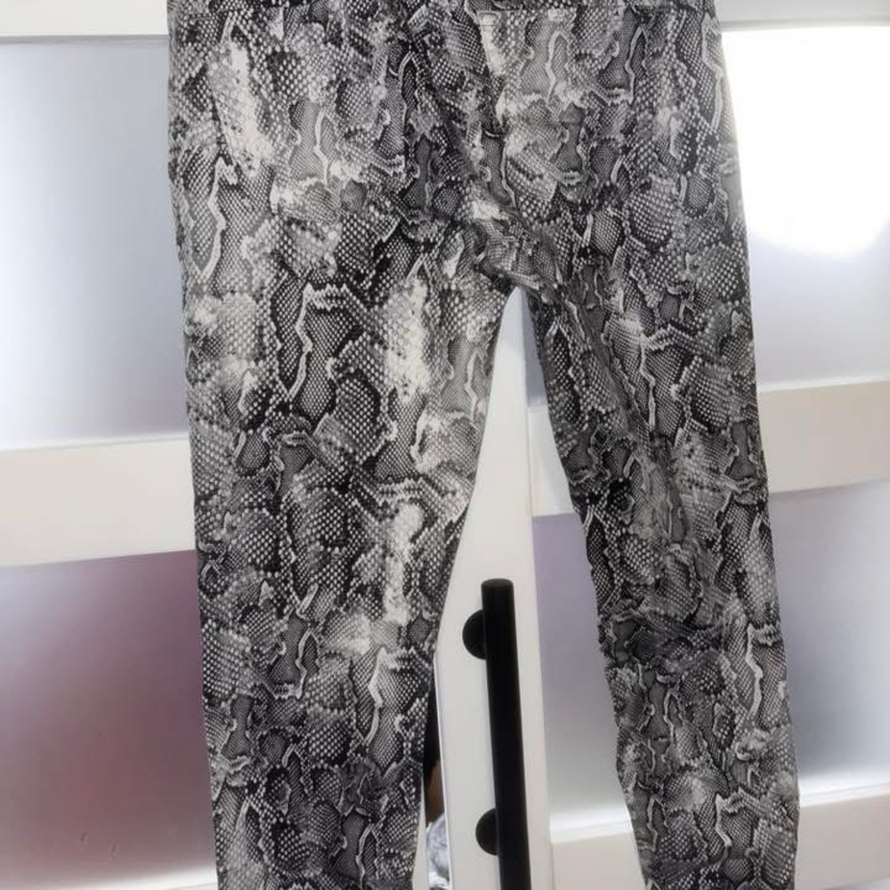 White House Black Market Snake Print Skinny Pants